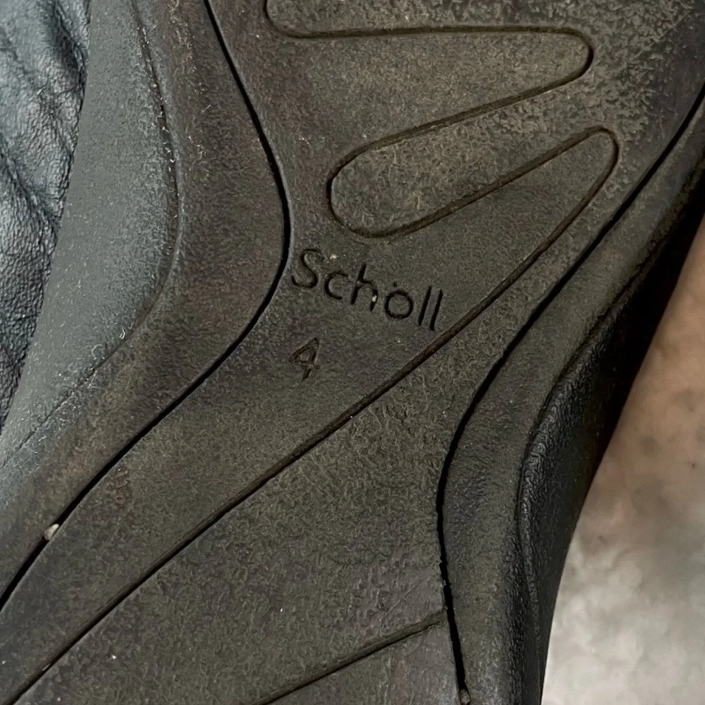 DR. SCHOLL’S • Black/Tan Strappy Buckle Slip-On Sandals, 4 - Picture 13 of 14